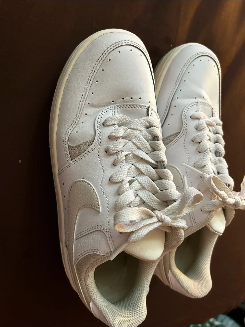 Nike Men's White Low-Top Leather Sneakers